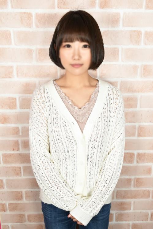 みい(19)